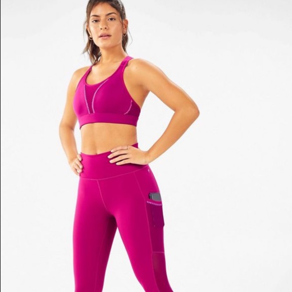 Fabletics set mila pocket capri + zoe sports bra M